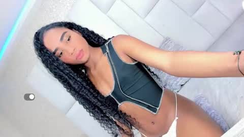 andreayano online show from November 2025 05:50:01 AM