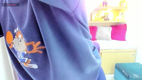 Andre Castaneda online show from November 2025 11:44:01 AM