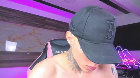 andrees_s online show from November 2025 11:42:02 PM