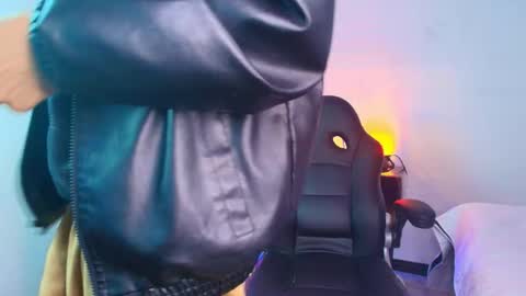 andreew_style_ online show from March 2026 06:56:01 PM