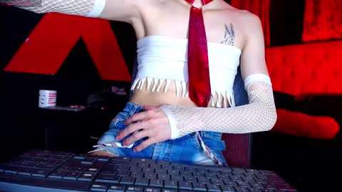 Snapshot of andres992563 chatting on May 2026 04:04:02 PM Alann online show from May 2026 04:04:02 PM