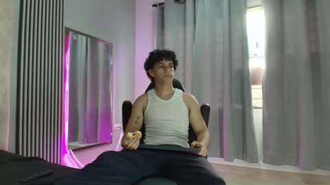 andres_cream online show from October 2025 12:35:02 PM