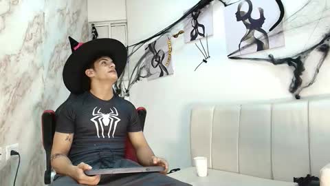 andres_cream online show from October 2025 12:39:02 PM