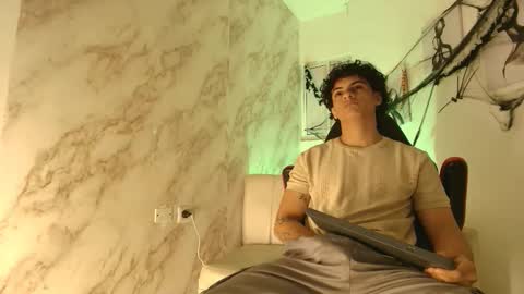 andres_cream online show from November 2025 01:01:02 PM