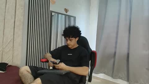 andres_cream online show from November 2025 02:26:01 PM