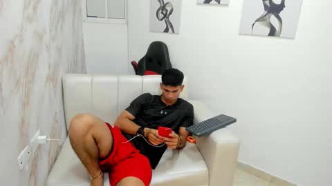 andres_stud online show from October 2025 04:02:01 AM