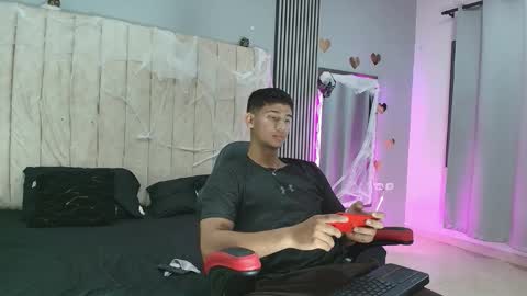 ANDRES  online show from October 2025 04:44:02 AM