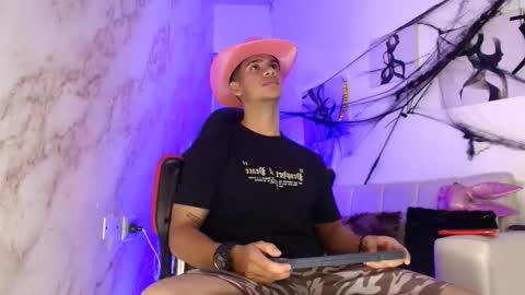 ANDRES  online show from October 2025 04:27:01 AM