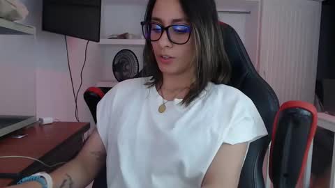 Isa  --------- online show from November 2025 12:22:02 AM