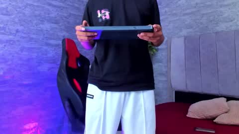 Andres  online show from January 2026 11:23:01 AM
