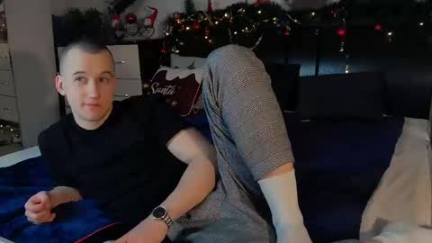 Snapshot of andress_rou chatting on December 2024 09:25:02 AM andress_rou online show from December 2024 09:25:02 AM