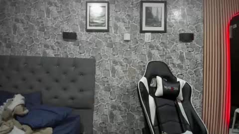 andrew_2811 online show from September 2025 07:41:01 AM