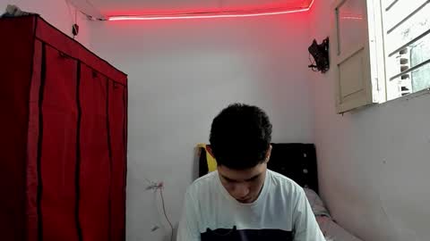 andrew_2811 online show from March 2026 07:08:02 PM