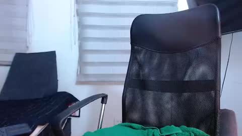 andrew_holden__ online show from February 2026 02:01:02 AM