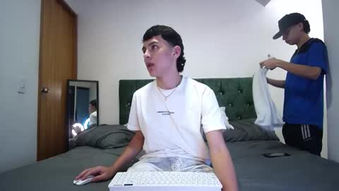 Snapshot of andrew_restrepo chatting on September 2025 01:41:02 AM andrew restrepo online show from September 2025 01:41:02 AM