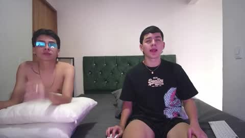 Snapshot of andrew_restrepo chatting on October 2025 09:14:01 PM andrew restrepo online show from October 2025 09:14:01 PM