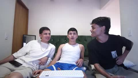 Snapshot of andrew_restrepo chatting on October 2025 07:25:02 PM andrew restrepo online show from October 2025 07:25:02 PM