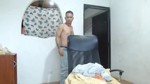 Snapshot of andrew_sanders_ chatting on April 2026 07:52:01 PM andrew online show from April 2026 07:52:01 PM