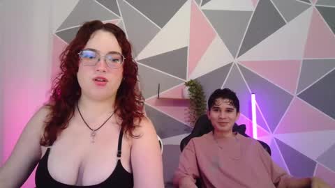 Snapshot of andrewanndcherry chatting on May 2026 11:43:02 PM Andrew and Cherry online show from May 2026 11:43:02 PM