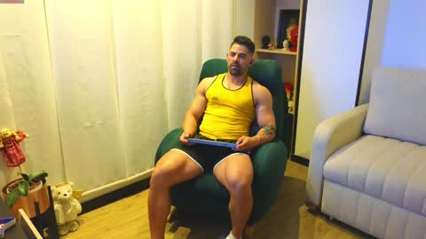 Andrew online show from December 2024 02:18:01 AM