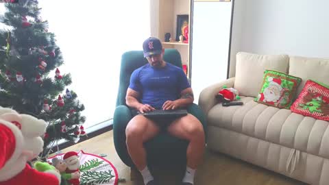 Andrew online show from December 2024 08:14:02 PM