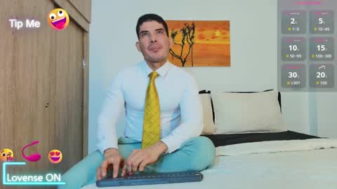 andrewstelee online show from September 2025 04:46:02 AM