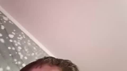 Snapshot of andrey21q chatting on December 2025 05:33:02 PM andrey21q online show from December 2025 05:33:02 PM