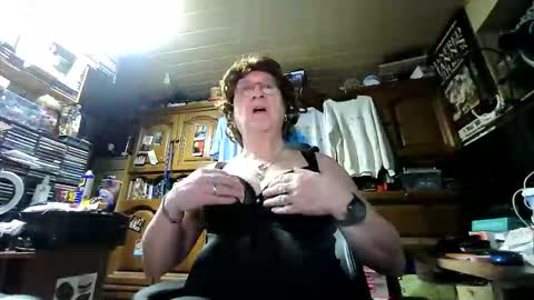 Snapshot of androgynia1 chatting on April 2026 05:29:02 AM androgynia online show from April 2026 05:29:02 AM