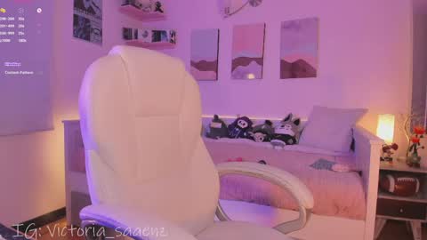 Victoria Senz  online show from April 2026 03:49:01 PM