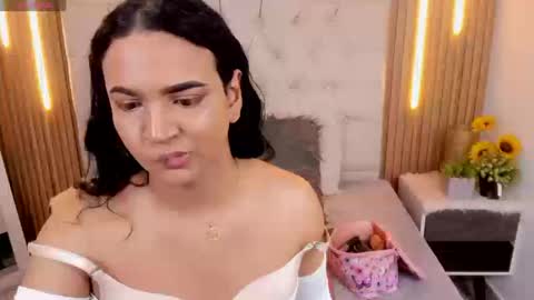 Andrys online show from September 2025 08:32:01 PM