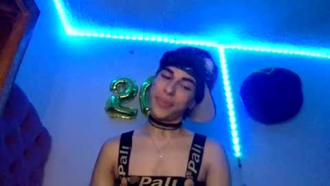 andryt31135 online show from May 2026 01:33:02 AM