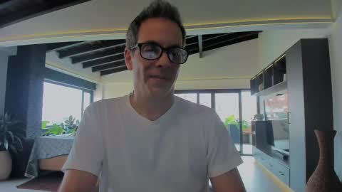 Andrew online show from February 2025 07:52:01 PM