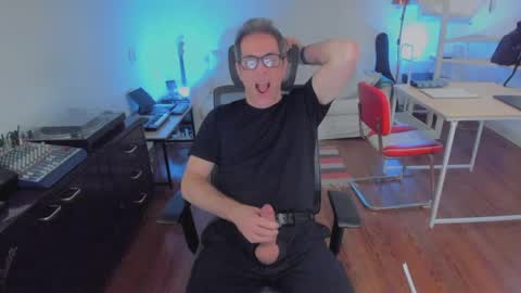 Andrew online show from September 2025 08:09:01 PM