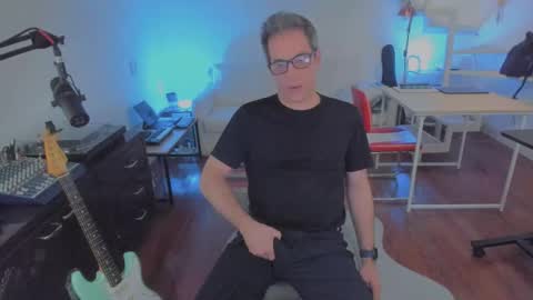 Andrew online show from September 2025 09:05:02 PM