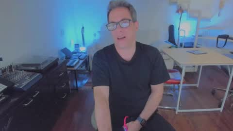 Andrew online show from September 2025 08:24:01 PM