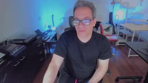 Andrew online show from October 2025 04:11:01 AM