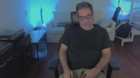Snapshot of andy0pandi chatting on April 2026 08:19:01 AM Andrew online show from April 2026 08:19:01 AM
