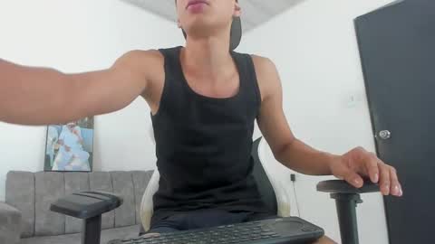 andy_bigcock01 online show from September 2025 03:35:02 PM