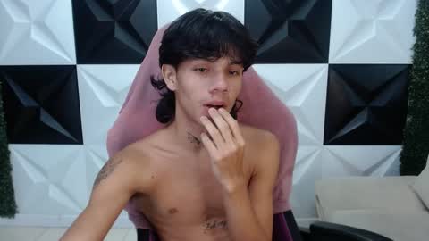 andy_dan1 online show from December 2024 02:10:02 PM