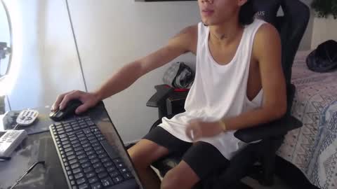 andy_dan1 online show from December 2024 08:58:01 PM