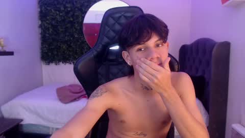 andy_dan1 online show from February 2025 03:38:01 PM