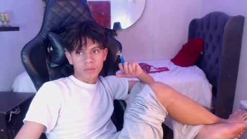 andy_dan1 online show from February 2025 08:22:02 PM