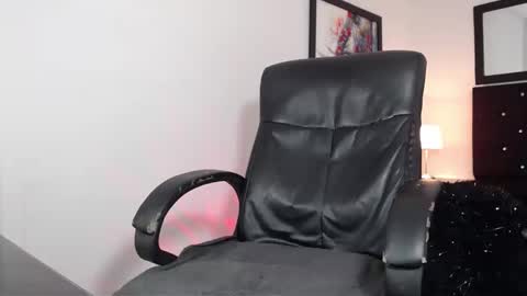 andy_smith333 online show from March 2025 08:20:02 PM