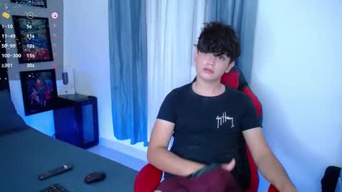 Snapshot of andyboy_19 chatting on December 2024 01:58:02 AM andy online show from December 2024 01:58:02 AM