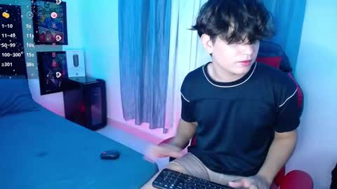 Snapshot of andyboy_19 chatting on January 2025 12:16:02 AM andy online show from January 2025 12:16:02 AM