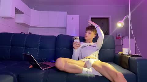 AndyTwinkkk online show from June 2026 12:48:02 PM