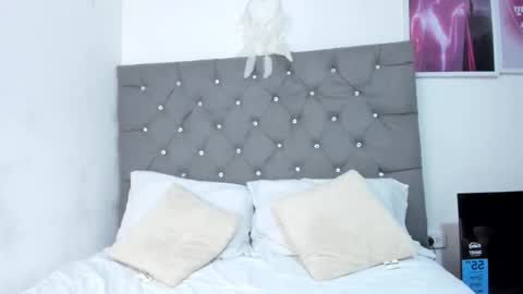 Snapshot of aneko_morii chatting on October 2025 01:49:01 AM online show from October 2025 01:49:01 AM