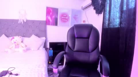 Snapshot of aneko_morii chatting on October 2025 07:25:02 PM online show from October 2025 07:25:02 PM