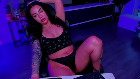Snapshot of anemariejolie chatting on April 2026 05:06:02 PM Anne online show from April 2026 05:06:02 PM