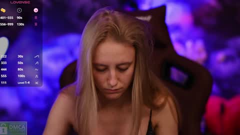 Snapshot of angeellina chatting on January 2025 10:28:02 PM angeellina online show from January 2025 10:28:02 PM